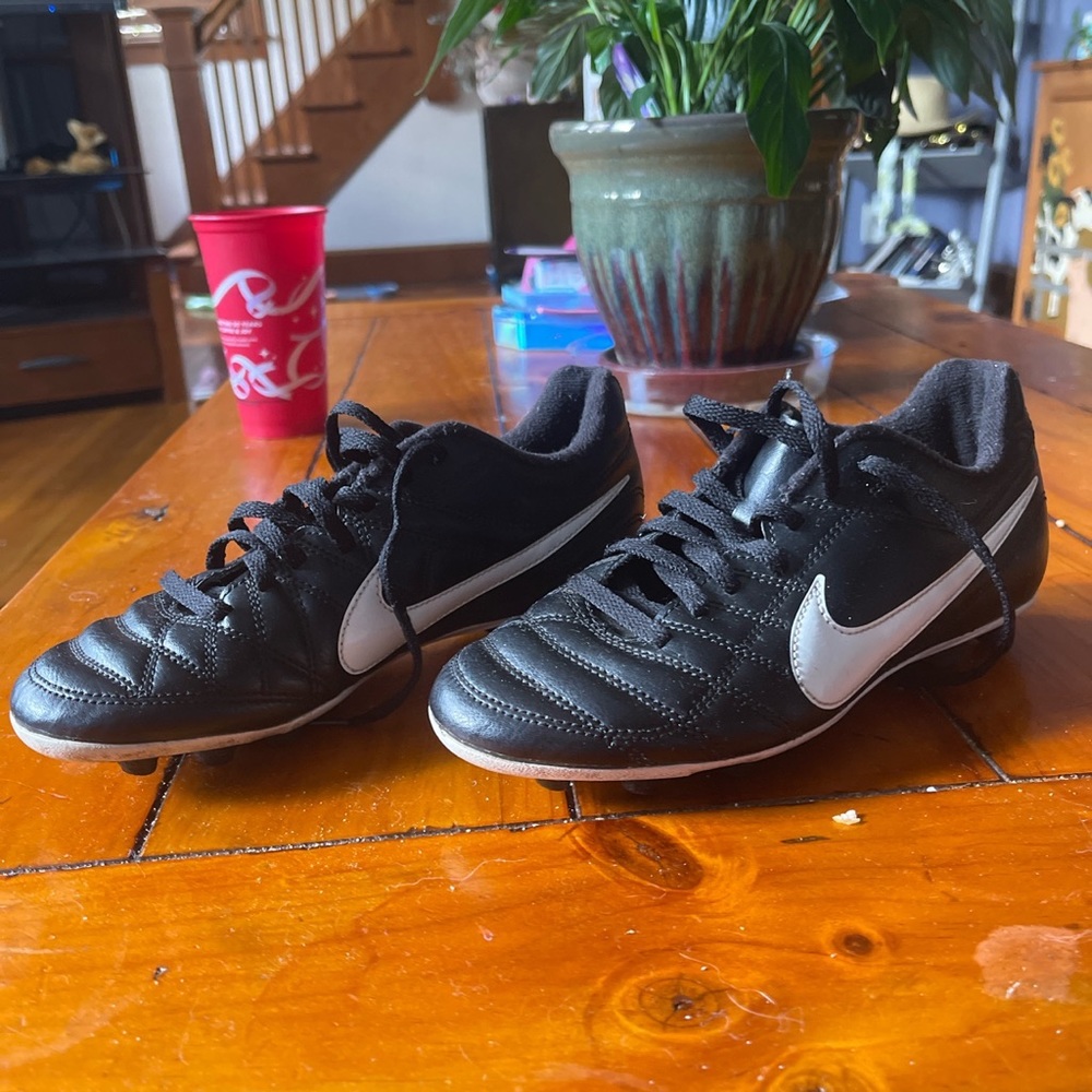 Nike tiempo cleats size 3.5kids
